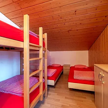 Simons Hostel *